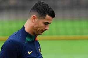 Cristiano Ronaldo team-mate backs under-fire Man Utd star - "We're used to it"